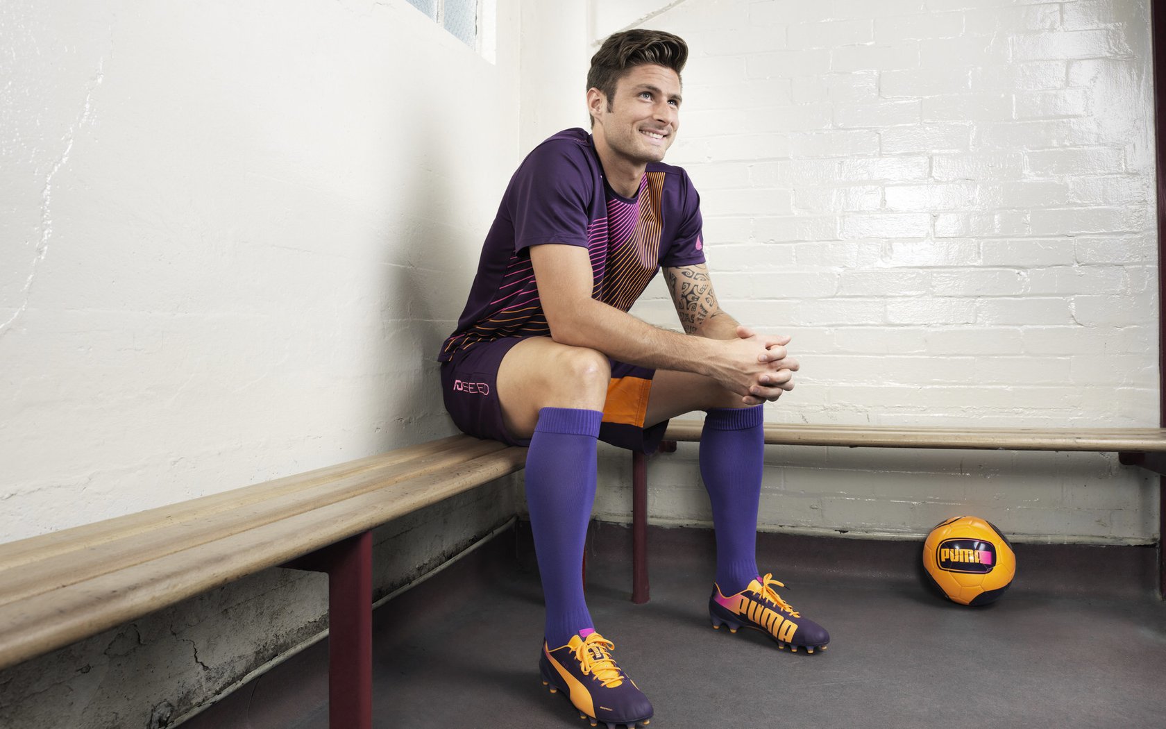 九游登录入口-英超榜首大战：最终哨声前的精彩反击，英超son